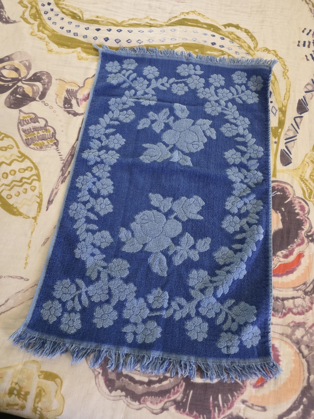 Vintage Blue Floral Jacquard Accent Towel